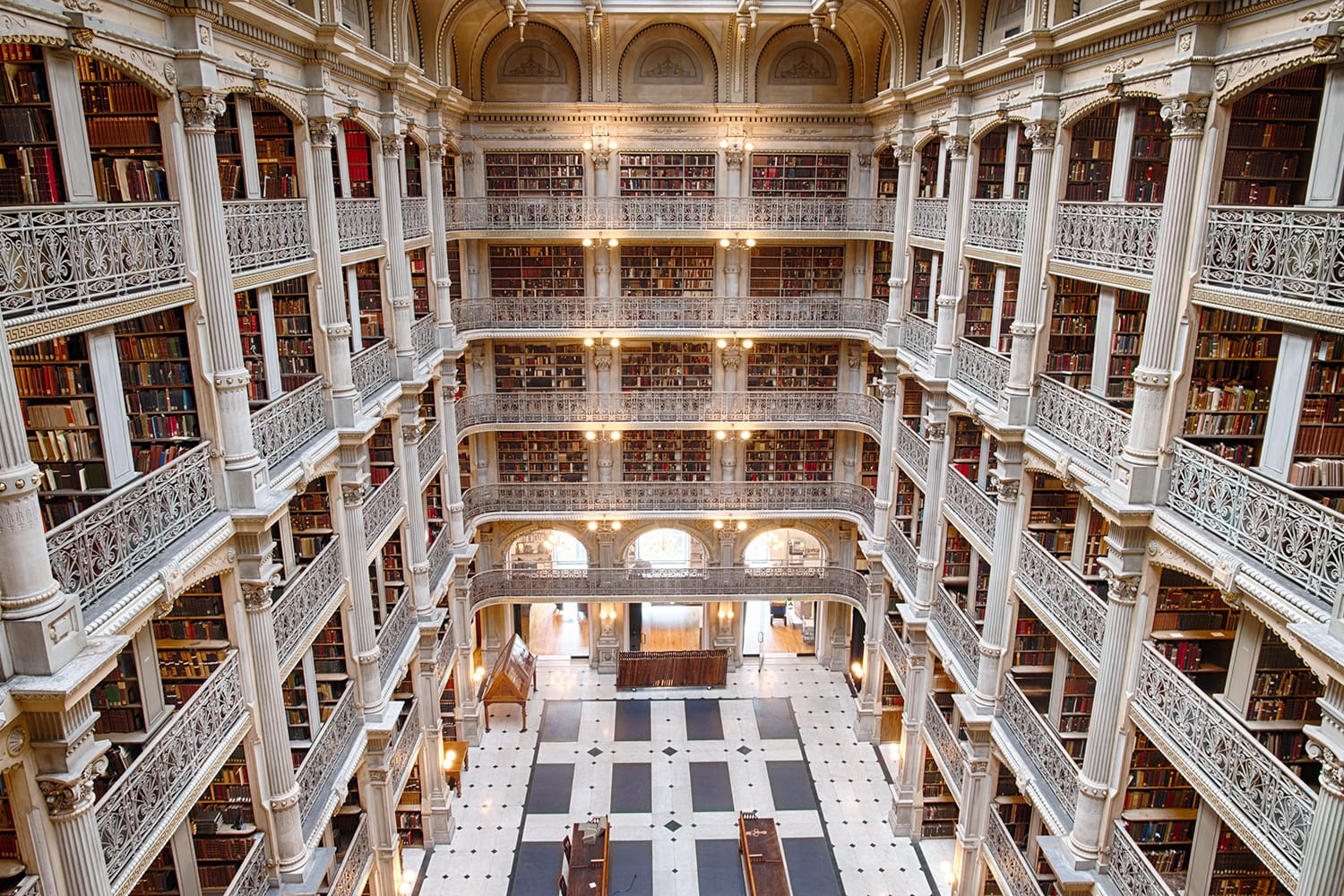 . George Peabody Library &ndash; Baltimore, USA